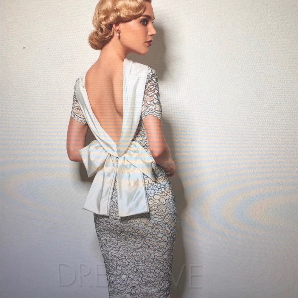Formal dresses - Picture 3 of 8